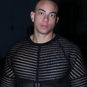 Meet your Posher, Troy